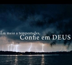 em-meio-a-tempestades-confie-em-deus